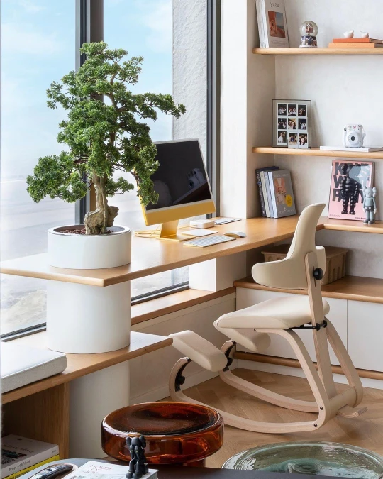 Ergonomic Kneeling Chair Setup