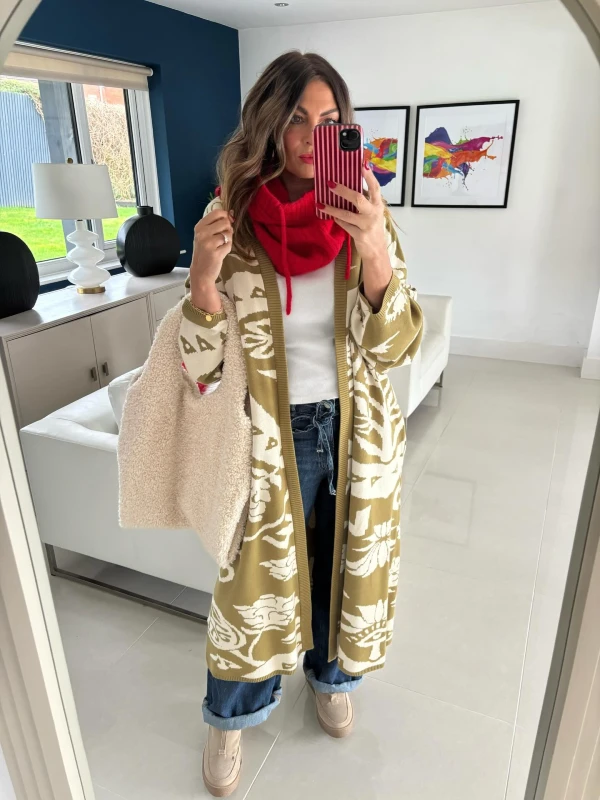 Patterned Long Cardigan and Bright Neck Wrap