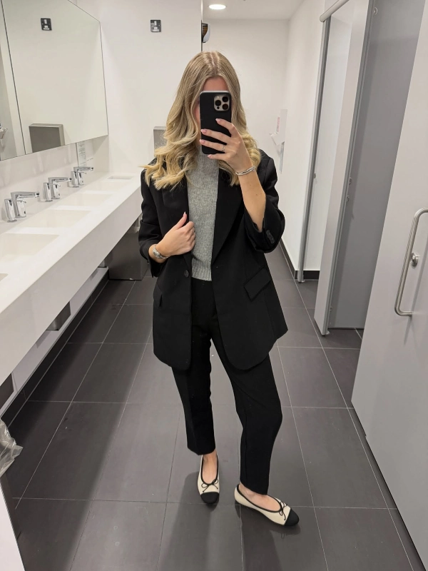 The Oversized Black Blazer