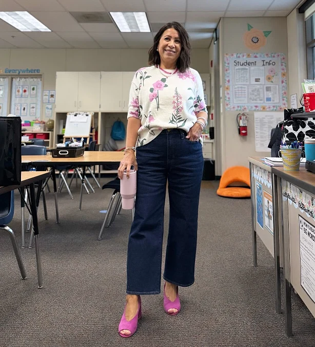Floral Short Sleeve Sweater and Wide Leg Jeans