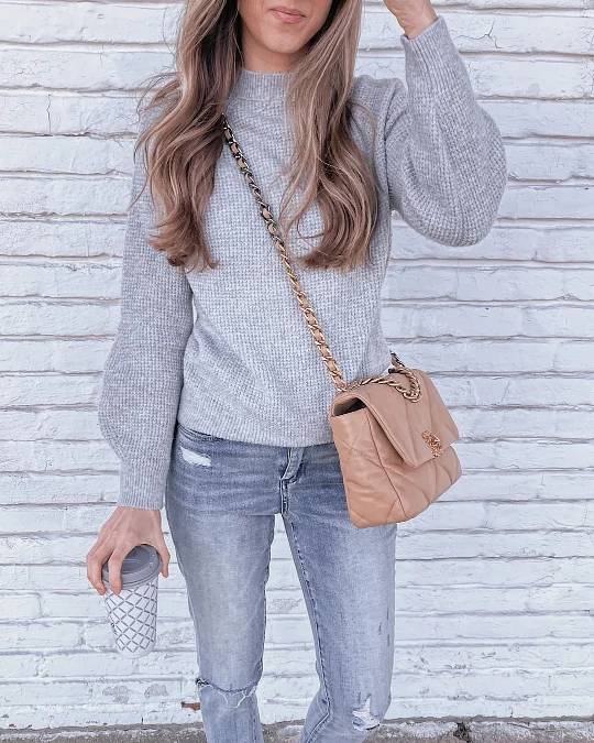 A Soft Gray Monochrome Look